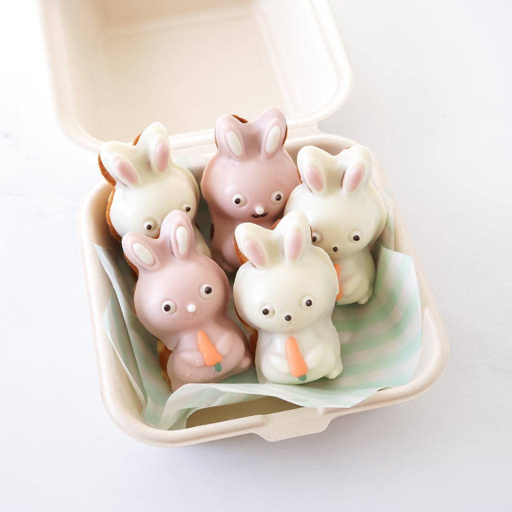 Matsunaga Japan Silicone Coated 8-Cavity Bunny Madeleine Baking Pan