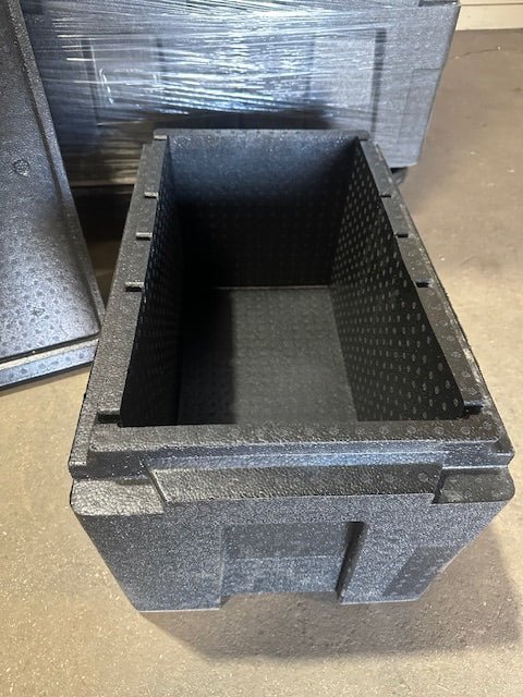 Heavy Duty Poly Foam Delivery Totes with Lids 30 Pack Black