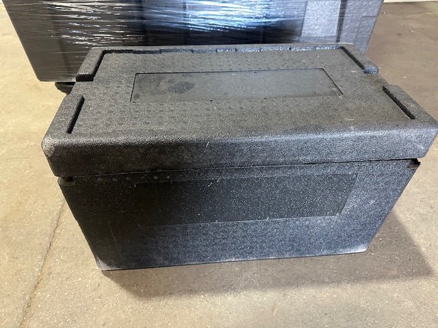 Heavy Duty Poly Foam Delivery Totes with Lids 30 Pack Black