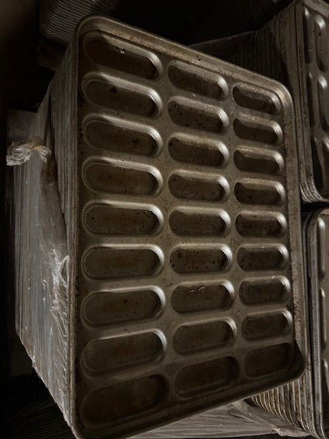 American Pan 27 Slot Hot Dog Bun Baking Pans 5 Pack