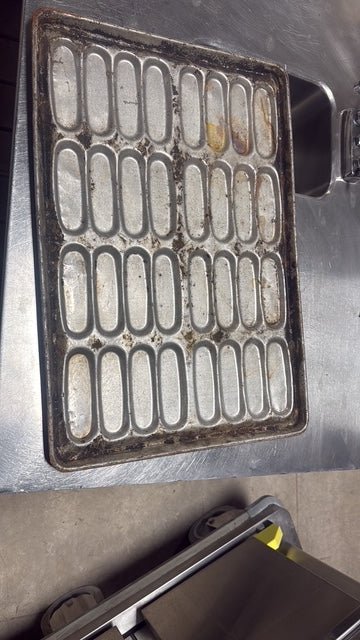 Chicago Metallic Commercial 32-Mold Hot Dog Bun Baking Pans