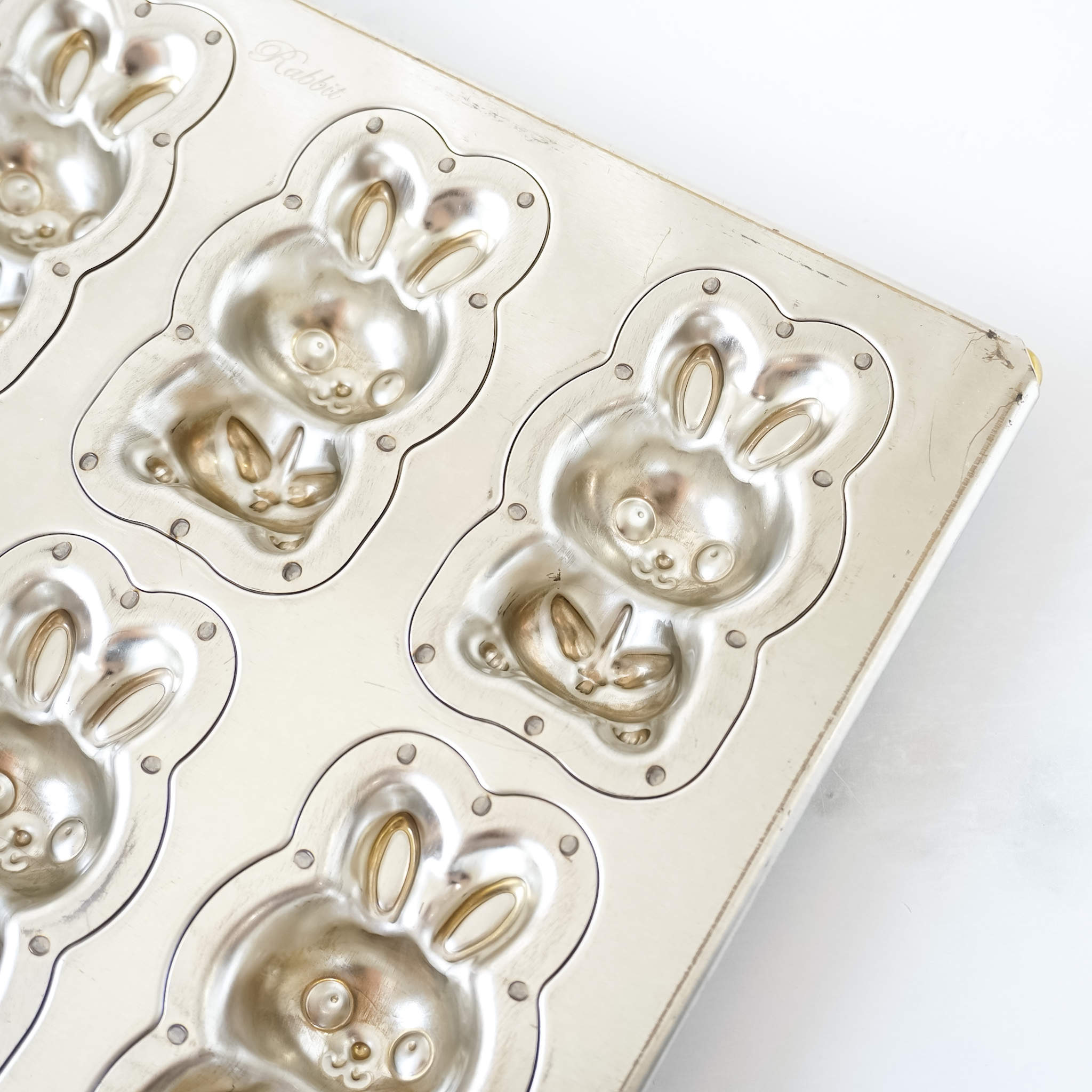 Matsunaga Japan Silicone Coated 8-Cavity Bunny Madeleine Baking Pan