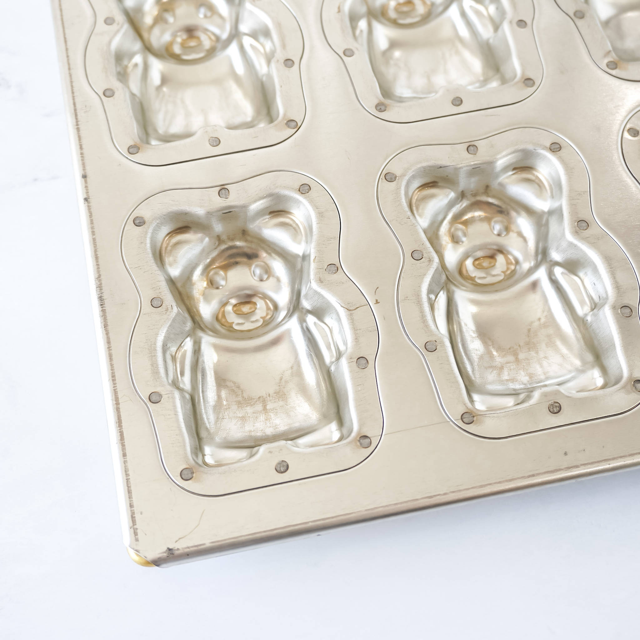 Matsunaga Japan Bear Shaped 8 Cavity Silicone Coated Madeleine Pan