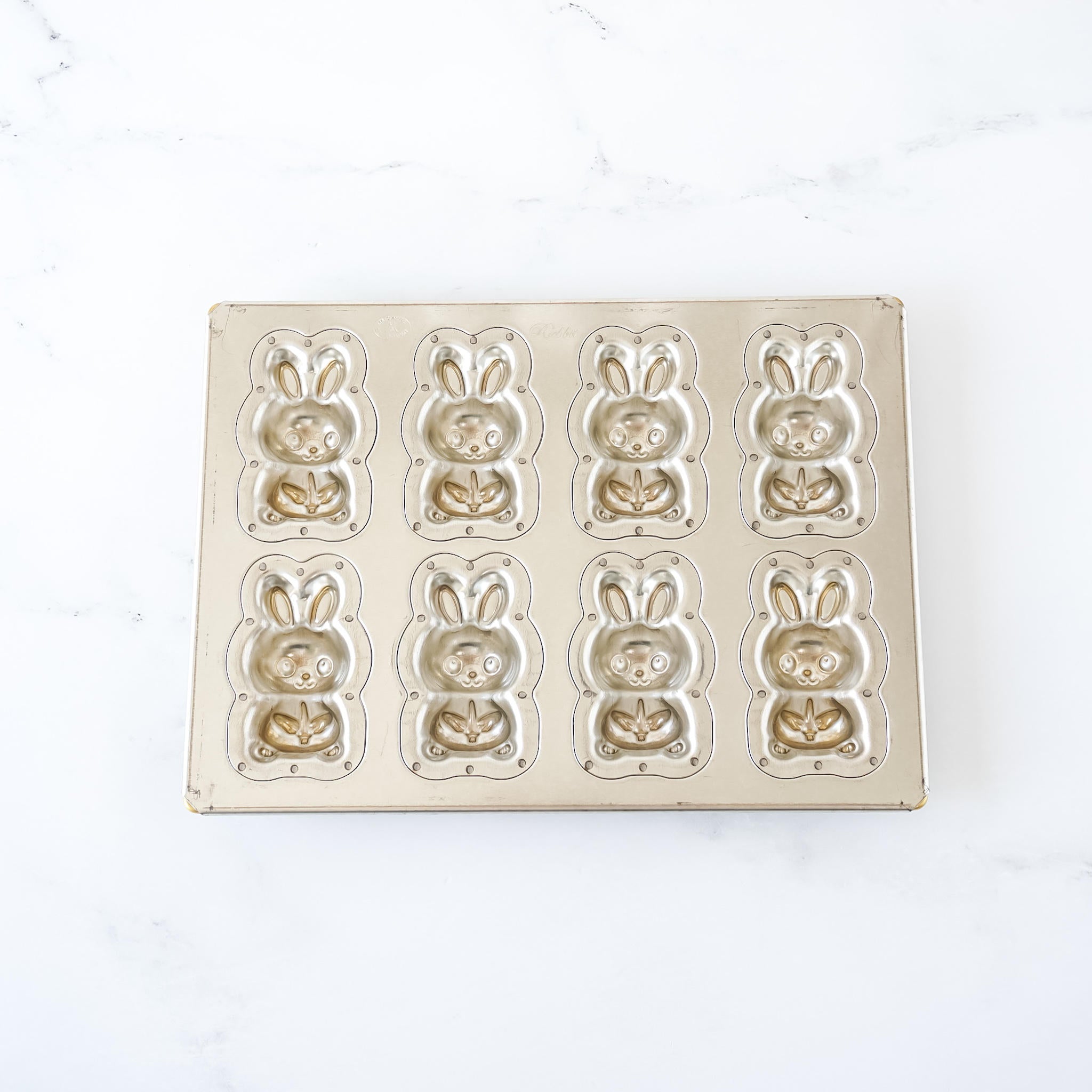 Matsunaga Japan Silicone Coated 8-Cavity Bunny Madeleine Baking Pan