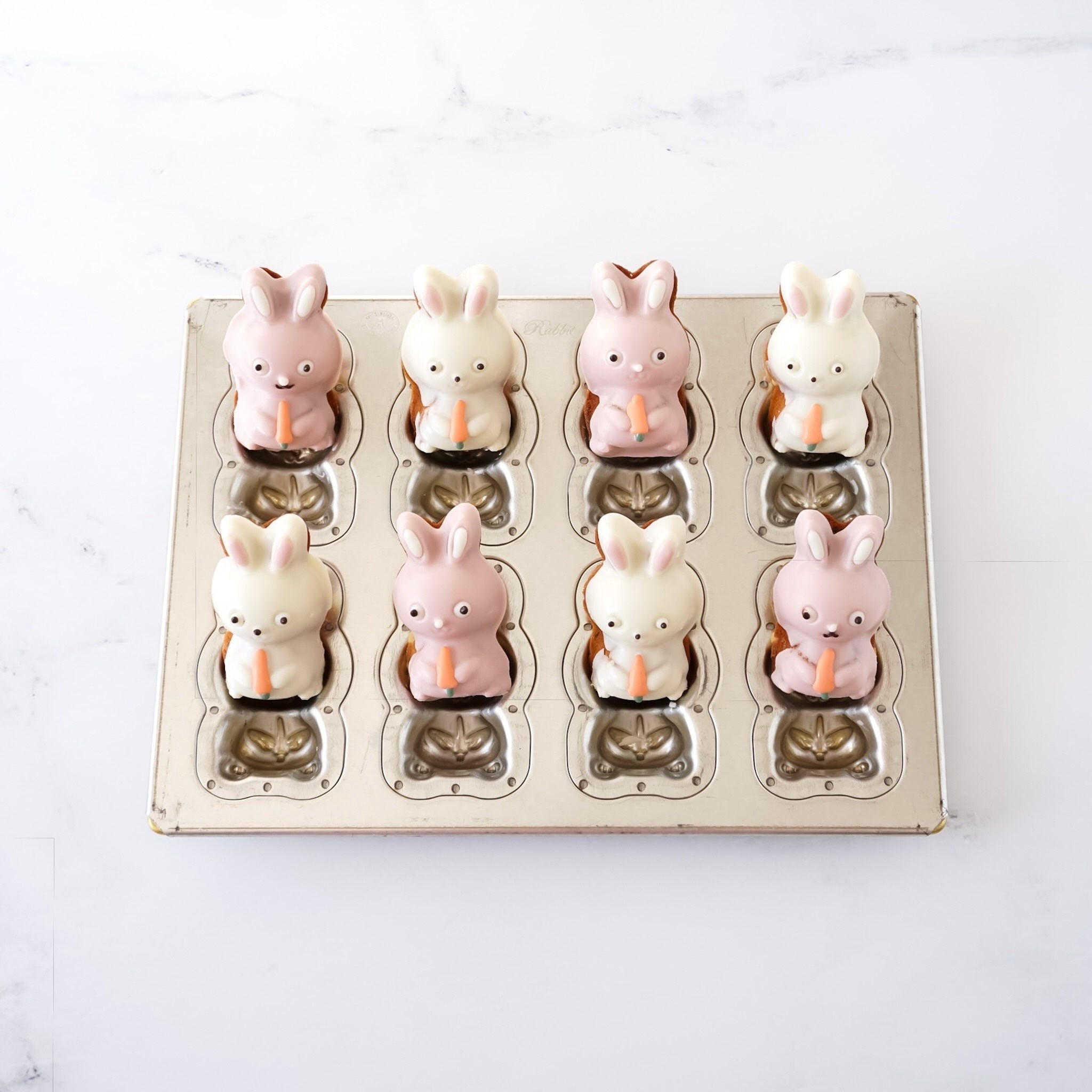 Matsunaga Japan Silicone Coated 8-Cavity Bunny Madeleine Baking Pan