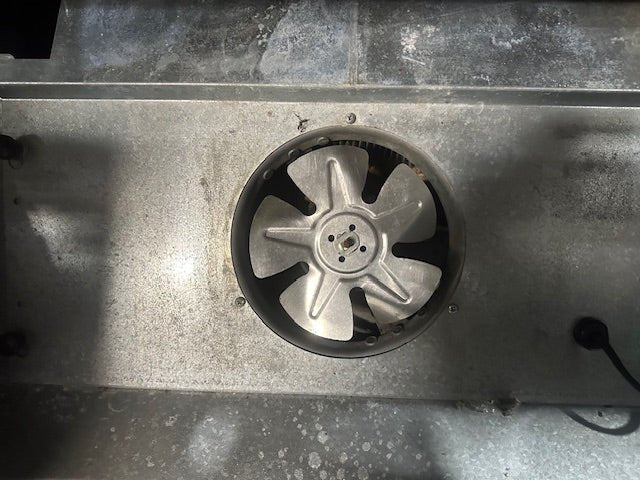 Structural Concepts SB 2770 Dual Zone Lighted Refrigerated Display Merchandiser Case