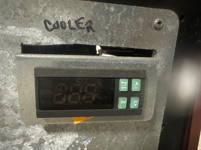 Structural Concepts SB 2770 Dual Zone Lighted Refrigerated Display Merchandiser Case